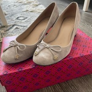 Tory Burch Bow Detail Block Heel